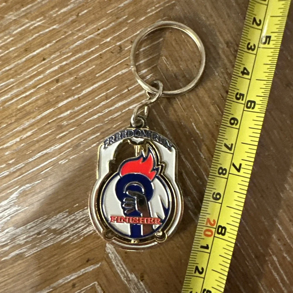 freedom run finisher‎ key chain